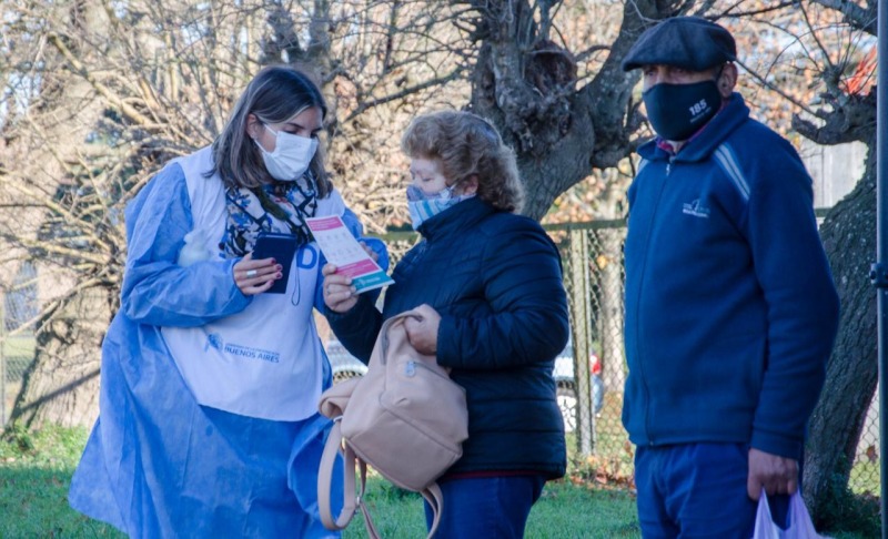 Comenz el abordaje puerta a puerta y se aplicaron 408 dosis